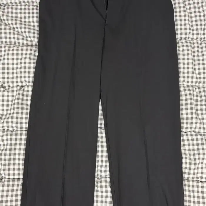 [BUNJANG] Theory New Taylor Jacket (Size 42) &amp; Lawrence Fit Pants (Size 31) / [42/31] 띠어리 뉴테일러 셋업 블랙