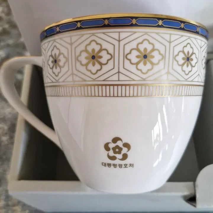 [BUNJANG] Cheong Wa Dae Presidential Security Service Mug Set / 청와대 대통령  경호처  머그컵 세트  미사용 수집품  선물용
