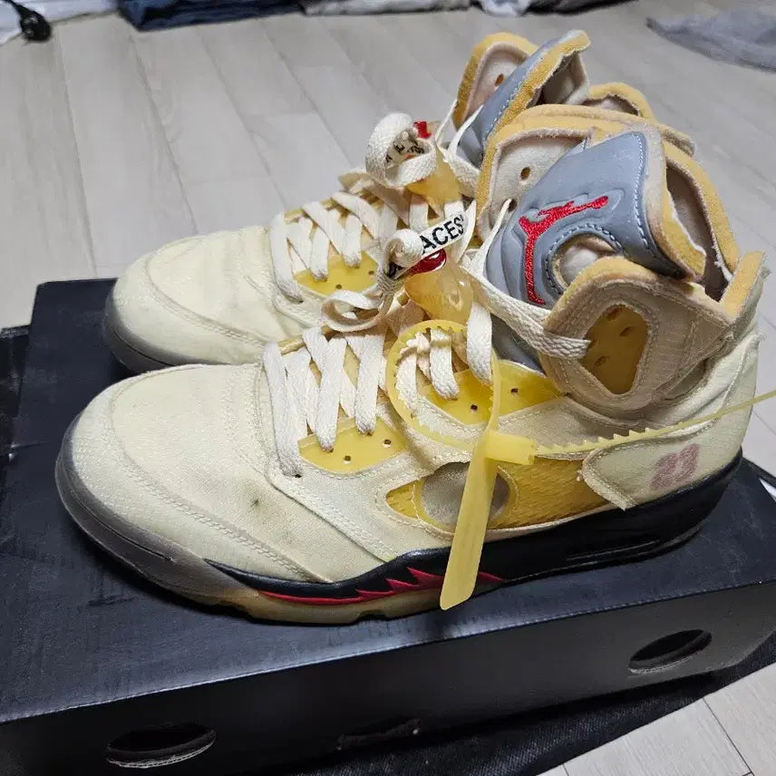 [BUNJANG] Nike Off-White Air Jordan 5 / 나이키 오프화이트 에어조던5 세일 275