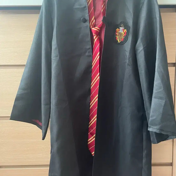 [BUNJANG] Harry Potter Gryffindor Cloak, Scarf, and Tie Set / 해리포터 그리핀도르 망토 + 목도리 + 넥타이 세트