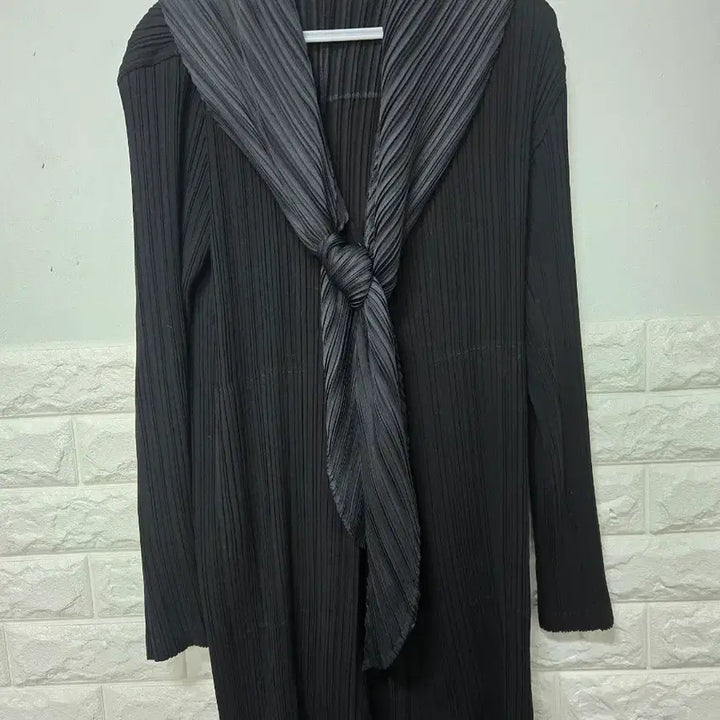 [BUNJANG] Issey Miyake Pleats Scarf Cardigan Black / 이세이미야케 플리츠 스카프 가디건