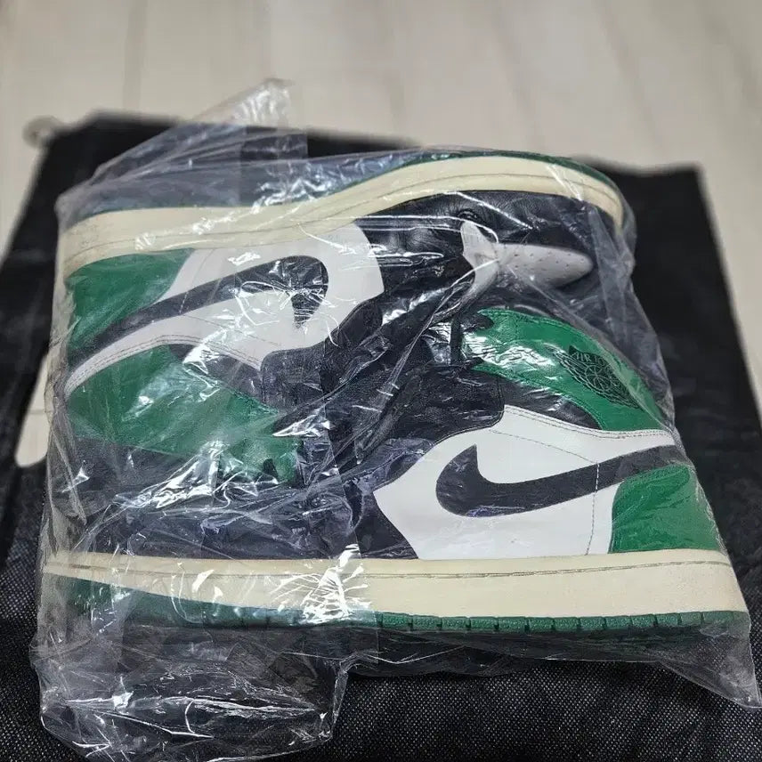 [BUNJANG] Air Jordan 1 Boston DMP Sneakers / 조던1  보스턴dmp 275