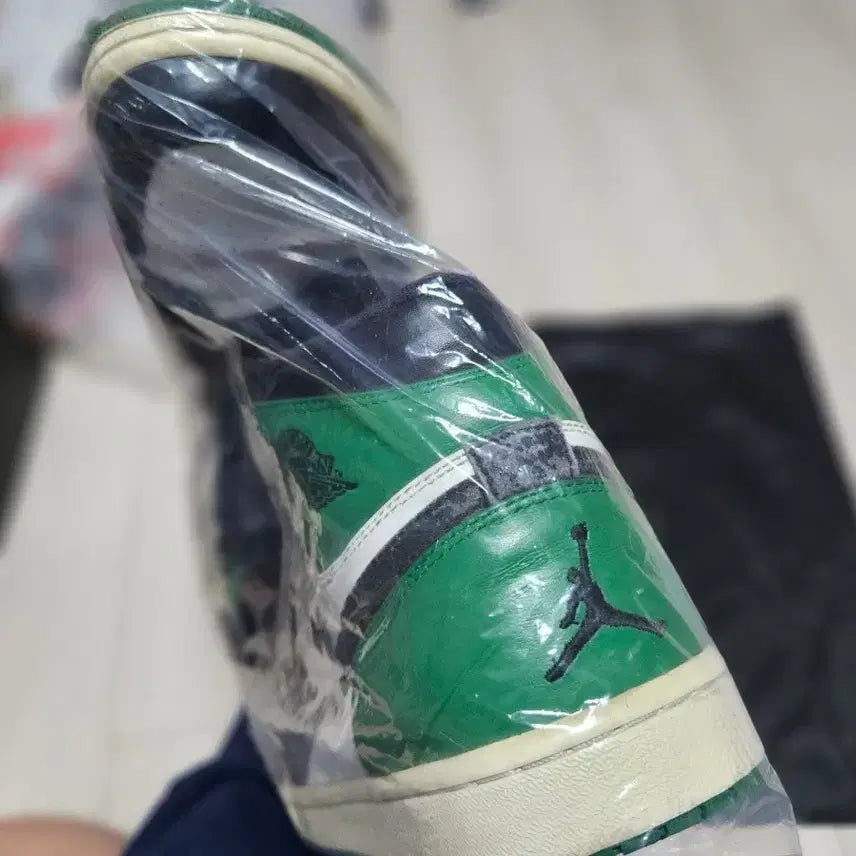 [BUNJANG] Air Jordan 1 Boston DMP Sneakers / 조던1  보스턴dmp 275