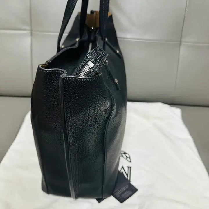 [BUNJANG] MCM Black Leather Tote Bag / mcm가방