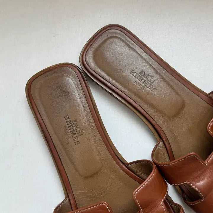 [SOLD OUT] 에르메스 오란 슬리퍼 샌들 브라운 골드 36 230