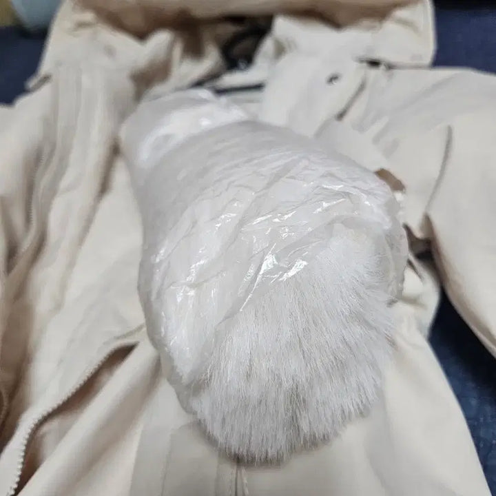 [BUNJANG] Ivory Hooded Fur Padded Jumper / 아이보리 후드 퍼 패딩 점퍼