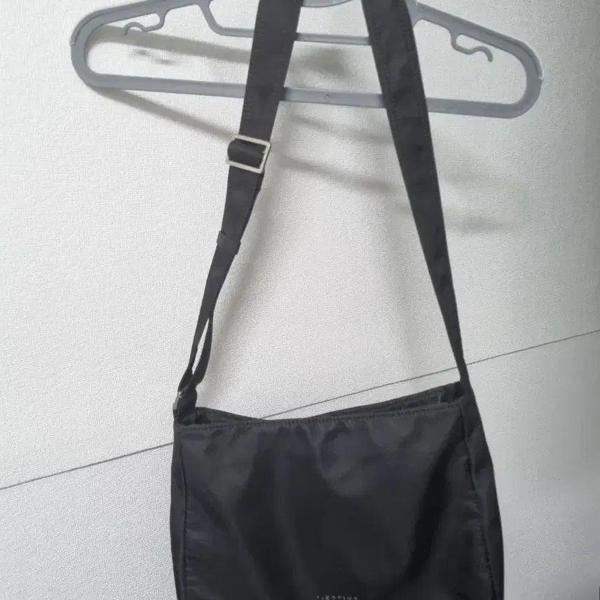 [BUNJANG] J.ESTINA PULITO MD Nylon Shoulder Bag / 제이에스티나 PULITO MD 나일론 숄더백