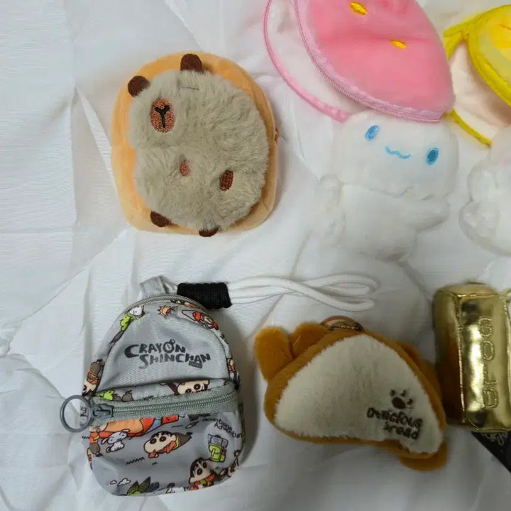 [BUNJANG] Hello Kitty Coin Purse Keyring Gold/Silver Charm / 동전지갑 키링 짱구 인형 골드 실버 열쇠고리 가방걸이 핼로키티