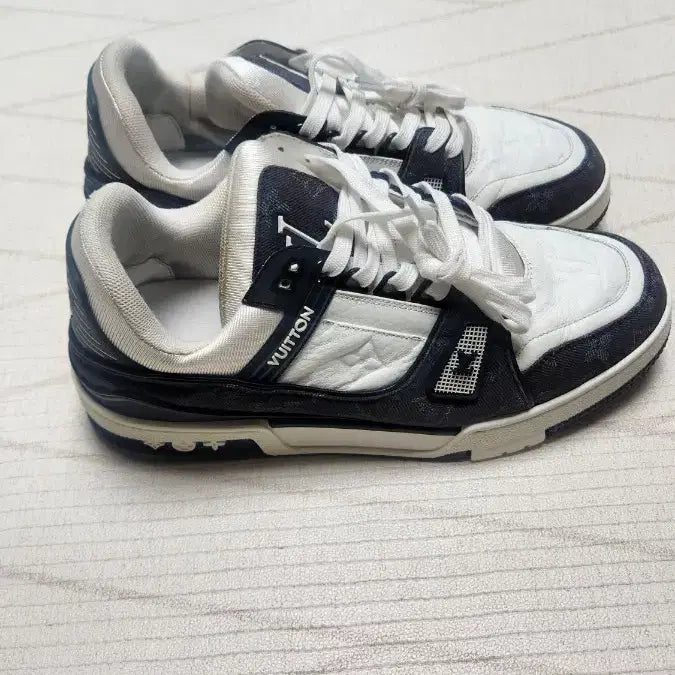 [BUNJANG] Louis Vuitton LV Trainer Sneakers White/Black / 루이비통 LV 트레이너 스니커즈 화이트/블랙