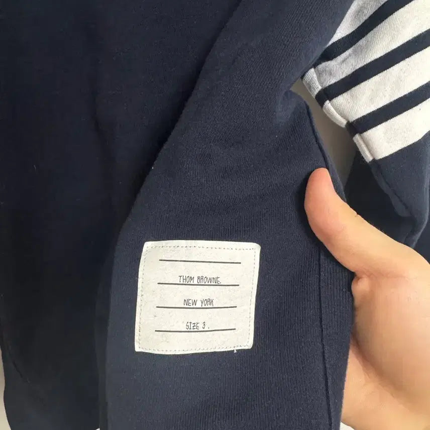 [BUNJANG] Thom Browne Navy Striped Sweatshirt Size 3 / 톰브라운 맨투맨 3사이즈