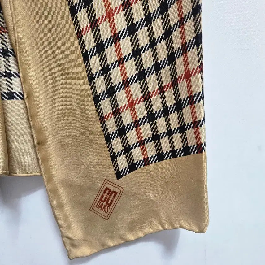 [SOLD OUT] 닥스 실크 스카프 핑크 베이지 체크 패턴
