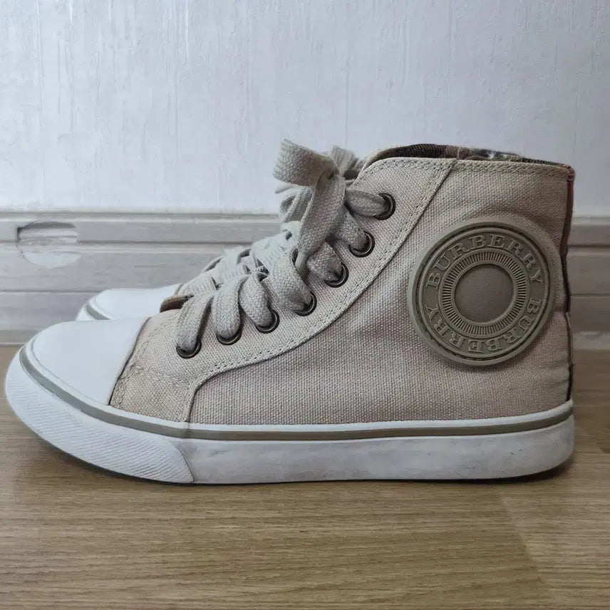[BUNJANG] Burberry Kids Canvas High-Top Sneakers Size 31 (195) / 버버리키즈 캔버스 하이탑 스니커즈 31. 국내195
