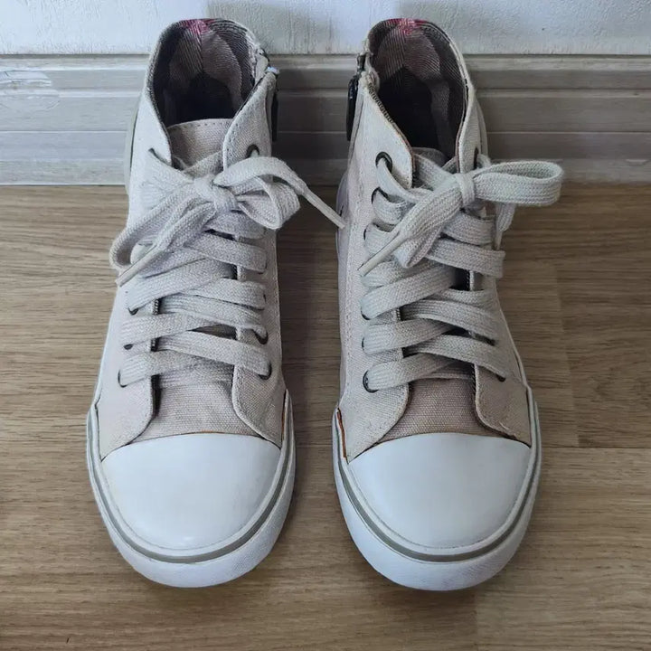 [BUNJANG] Burberry Kids Canvas High-Top Sneakers Size 31 (195) / 버버리키즈 캔버스 하이탑 스니커즈 31. 국내195