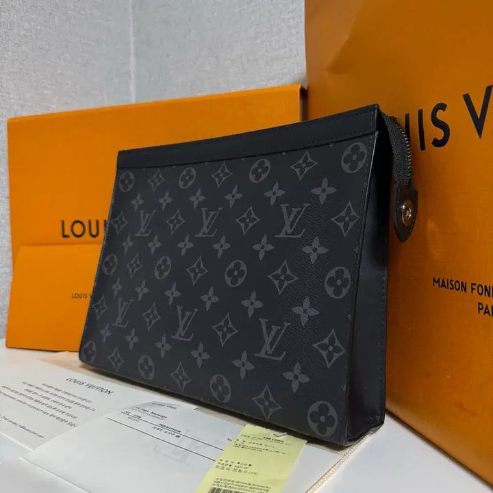 [BUNJANG] Louis Vuitton Pouch Voyage MM Black Clutch Bag / [당일배송] 루이비통 포쉐트 보야주 MM 블랙 클러치백