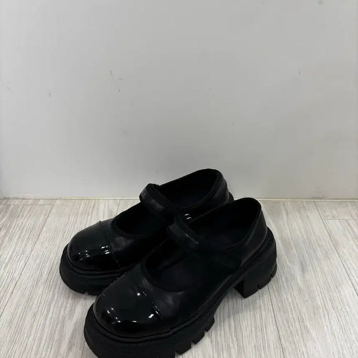 [BUNJANG] Salt&amp;Chocolate Mary Jane Platform Shoes / 솔트앤초콜릿 메리제인 통굽슈즈