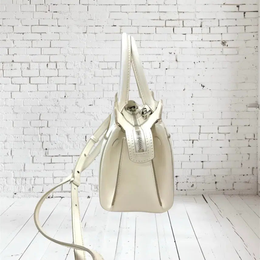 [BUNJANG] Tods Mini Sella Bag - White / 정품 토즈 TODS 미니 셀라백 희귀색상 1,190,000원 -> 29만