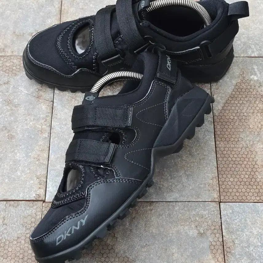 [BUNJANG] DKNY Rock On Sneakers / (240)dkny 빈티지 락온 스니커즈