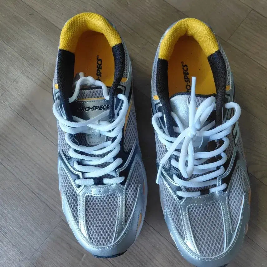 [BUNJANG] Prospecs Sneakers (255mm) / 프로스펙스 신발255