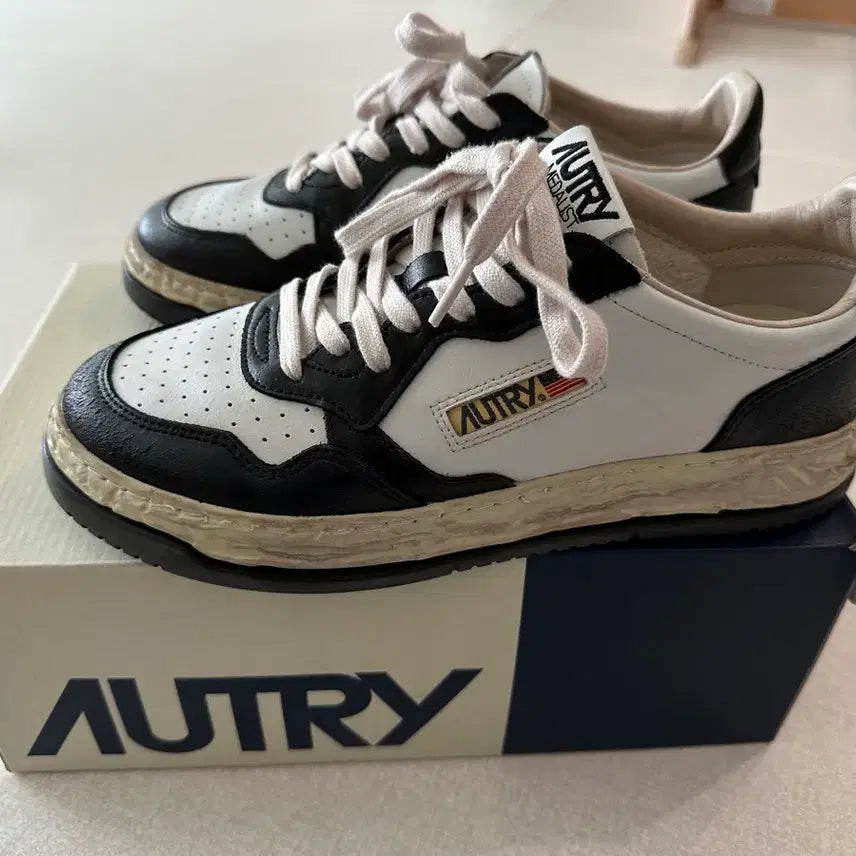 [BUNJANG] Otrera x Mihara Yasuhiro Collaboration Black Sneakers / 오트리 x 미하라야스히로 콜라보 블랙