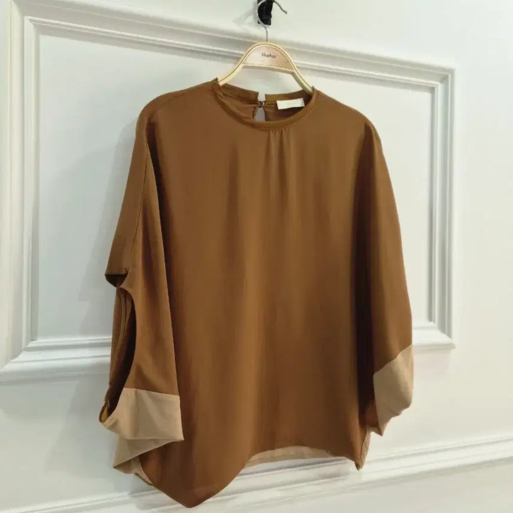 [BUNJANG] LEBEIGE Brown Color Block Blouse / 르베이지  브라운 배색 블라우스