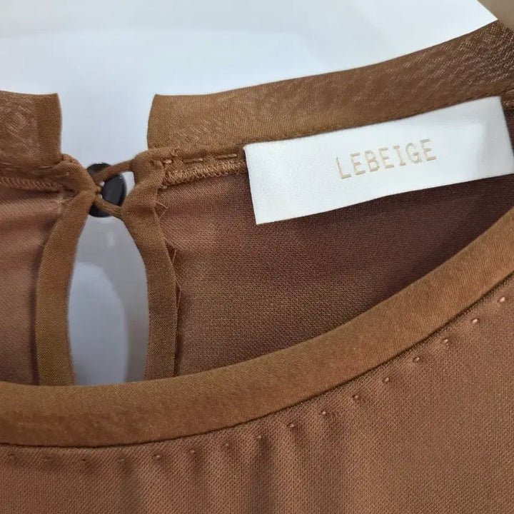 [BUNJANG] LEBEIGE Brown Color Block Blouse / 르베이지  브라운 배색 블라우스