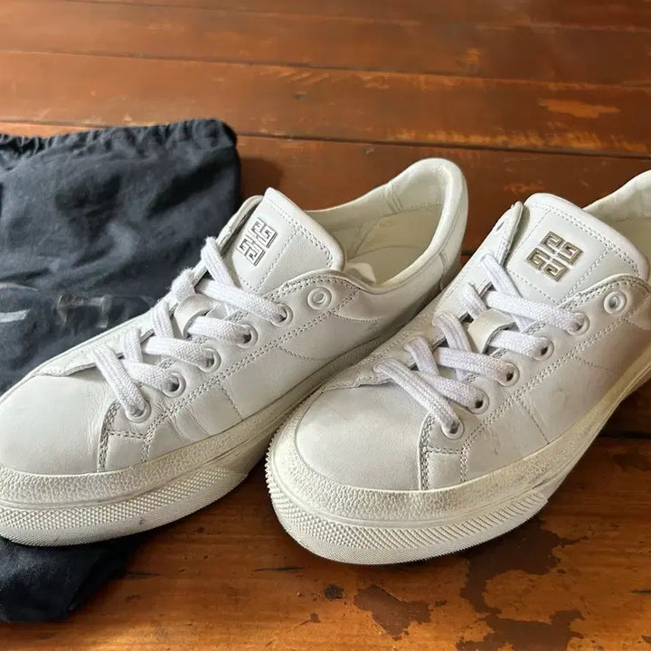 [BUNJANG] Givenchy White Sneakers with Dust Bag / 지방시 화이트 스니커즈 + 더스트백