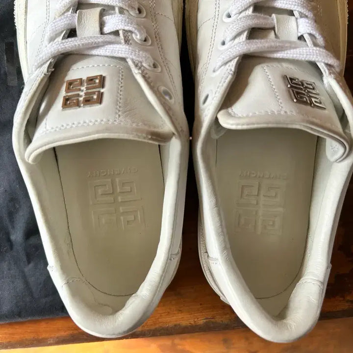 [BUNJANG] Givenchy White Sneakers with Dust Bag / 지방시 화이트 스니커즈 + 더스트백