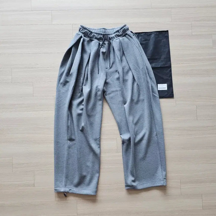 [BUNJANG] DNSR Flow Banding Pants Charcoal Grey M / M 구버전 새제품) DNSR 디앤에스알 딥 포턱 플로우 밴딩 팬츠