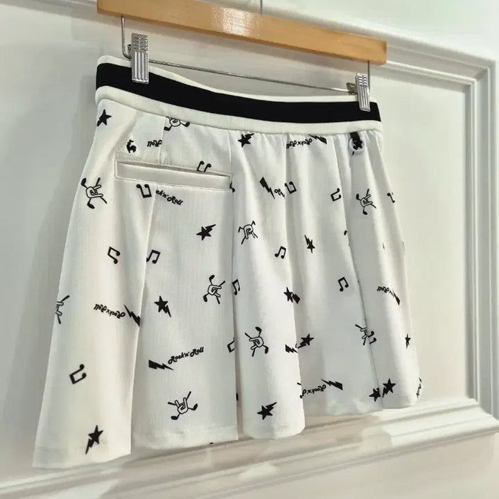 [BUNJANG] Le Coq Sportif White Mini Skirt / 르꼬꼬 화이트 미니스커트
