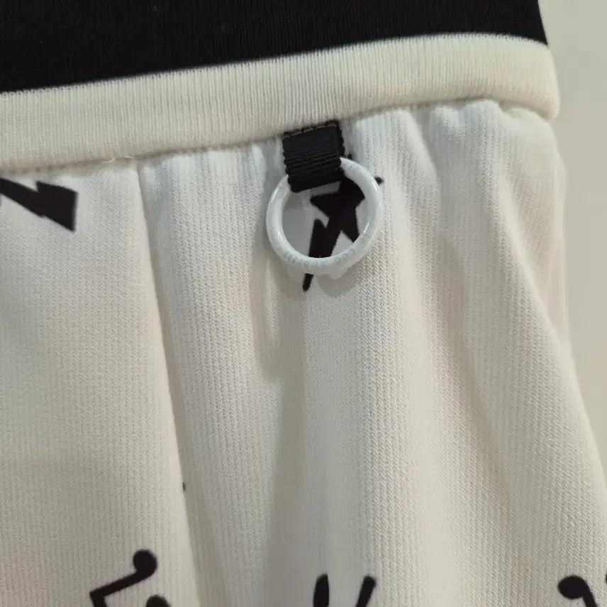 [BUNJANG] Le Coq Sportif White Mini Skirt / 르꼬꼬 화이트 미니스커트