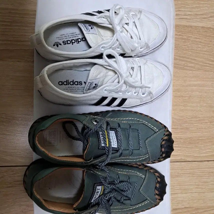 [BUNJANG] Adidas White Sneakers / 아디다스 흰색 스니커즈 + 그린색 운동화240