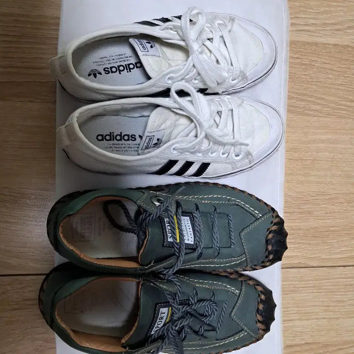[BUNJANG] Adidas White Sneakers / 아디다스 흰색 스니커즈 + 그린색 운동화240