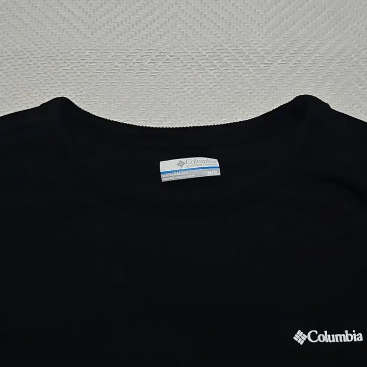 [BUNJANG] Columbia Black Sweatshirt T-shirt / 컬럼비아 블랙 맨투맨 티셔츠