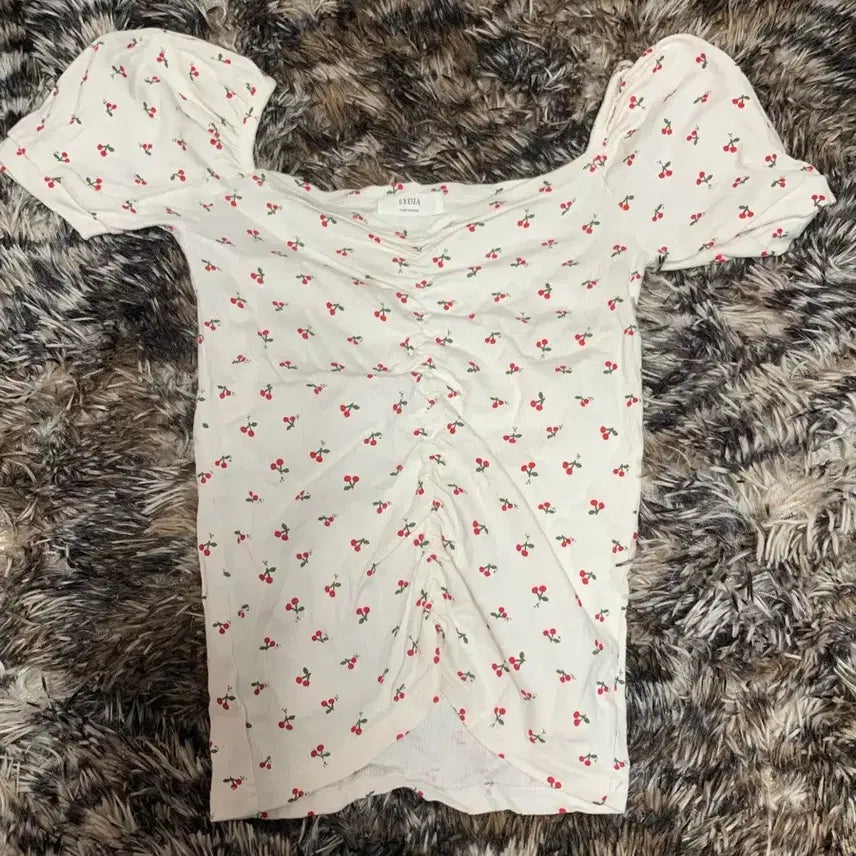 [BUNJANG] Cherry Pattern Shirring Off-Shoulder Short Sleeve Top / 여름옷// 체리 패턴 셔링 오프숄더 반팔