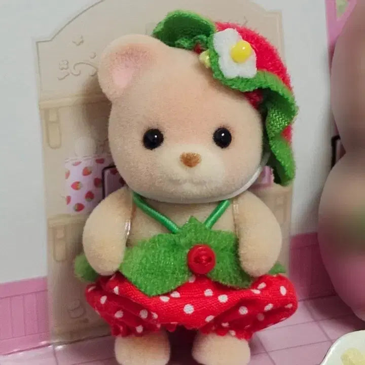 [BUNJANG] Sylvanian Families Strawberry Bear Baby Split Set / 실바니안 모여라 딸기 곰 아기 분철 분리