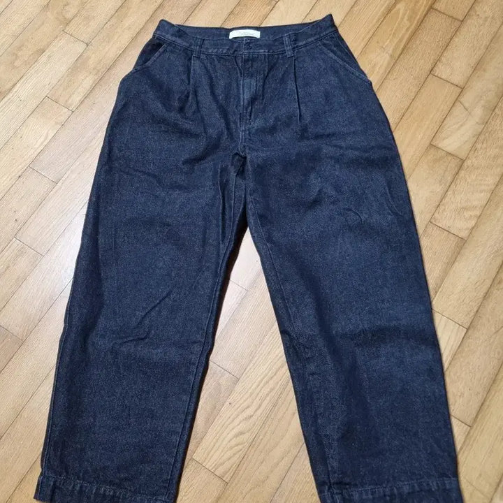 [BUNJANG] Beslow One-Tuck Curved Denim Pants Black 32 / 비슬로우 원턱 커브드 데님 블랙 32