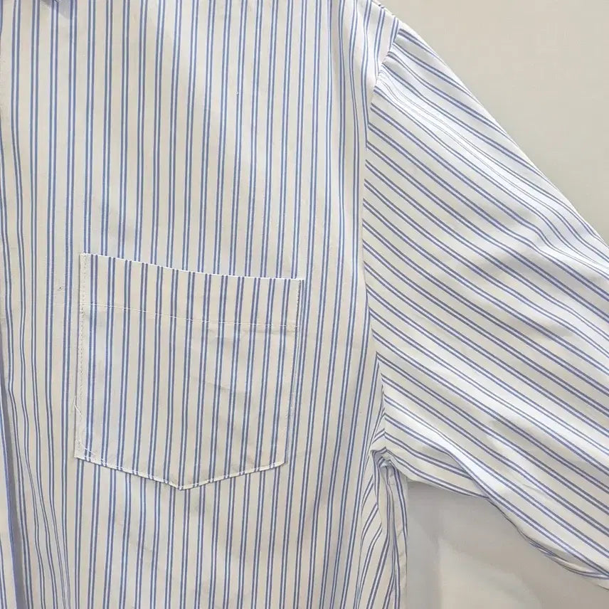 [BUNJANG] Laroom Oversized Striped Shirt / LAROOM 라룸 오버핏 스트라이프 셔츠
