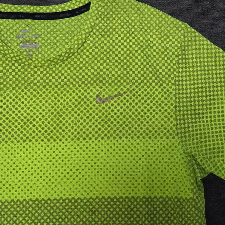 [BUNJANG] Nike Dri-FIT Fluorescent Short Sleeve Performance T-Shirt / 나이키 드라이핏 형광 반팔 기능성 티셔츠