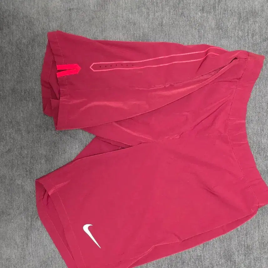 [BUNJANG] Nike Dri-FIT Burgundy Shorts (M) / 나이키 드라이핏 반바지 버건디