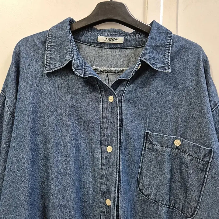[BUNJANG] LAROOM Loose Fit Denim Shirt / LAROOM 라룸 루즈핏 데님 셔츠