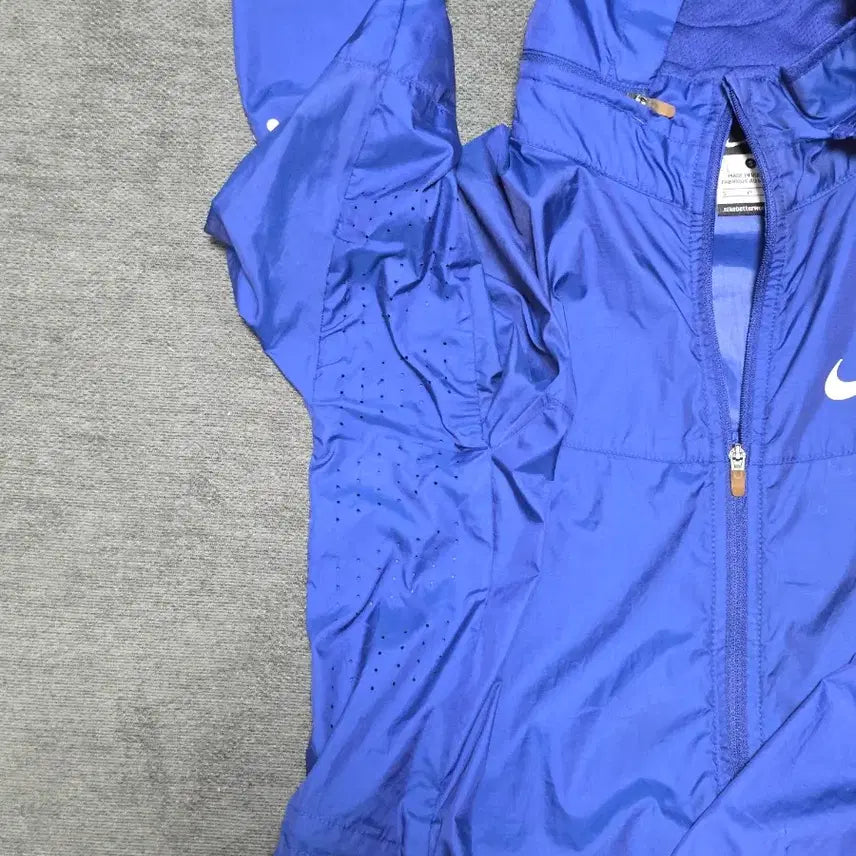 [BUNJANG] Nike Dri-FIT Hooded Windbreaker Jacket / 나이키 드라이핏 바람막이 후드 자켓