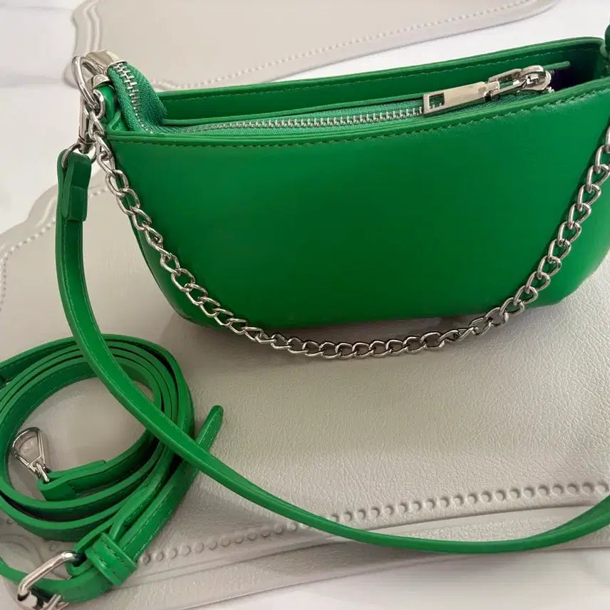 [BUNJANG] Chain Shoulder Bag &amp; Crossbody Bag / 새상품 그린 체인 숄더백 &amp; 크로스백