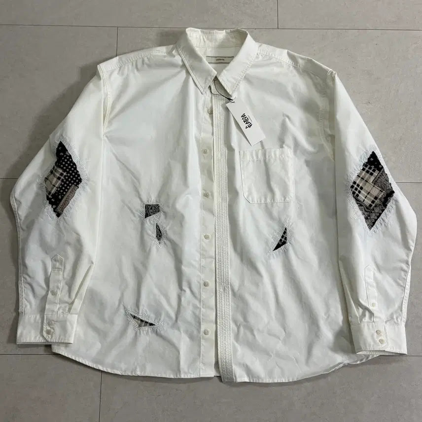 [BUNJANG] Blackout Bandana White Shirt XL / (XL) 블랙아웃 반다나 화이트 셔츠
