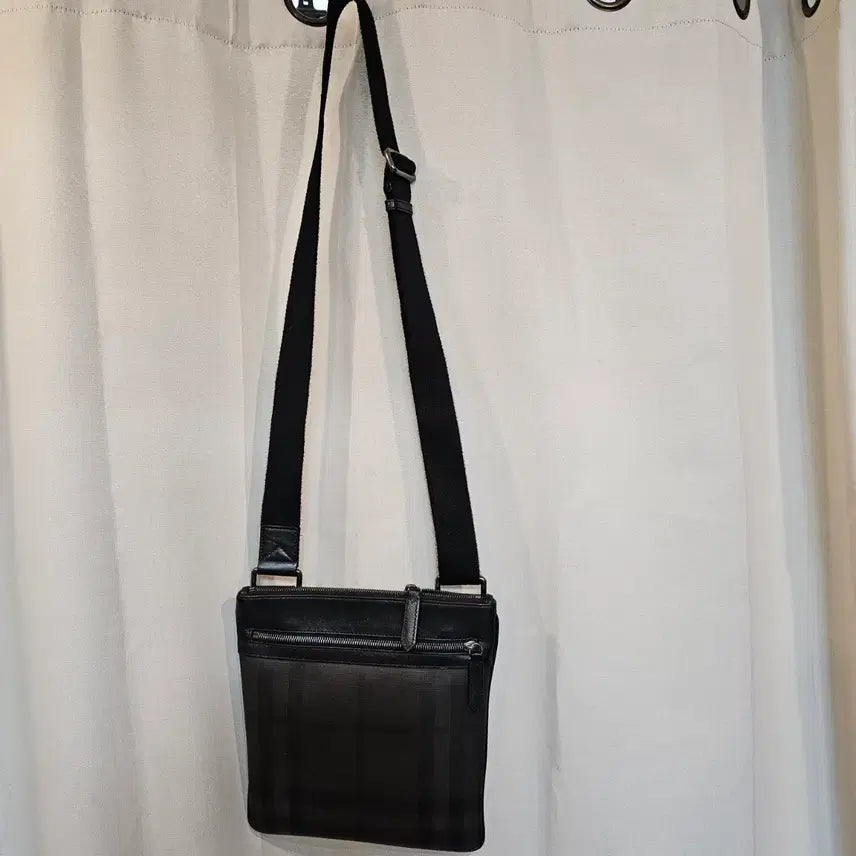 [BUNJANG] Burberry London Check Messenger Bag / 버버리 런던 체크 메신저백(정품)