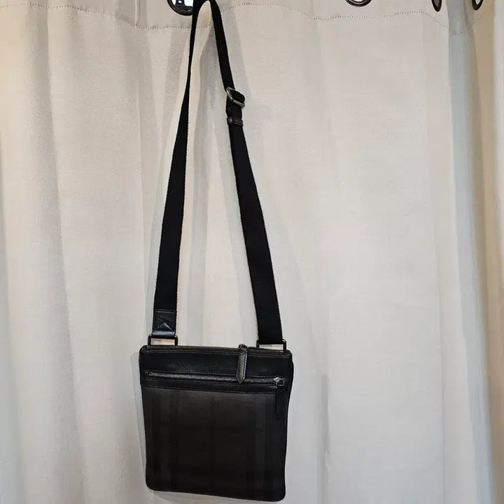 [BUNJANG] Burberry London Check Messenger Bag / 버버리 런던 체크 메신저백(정품)