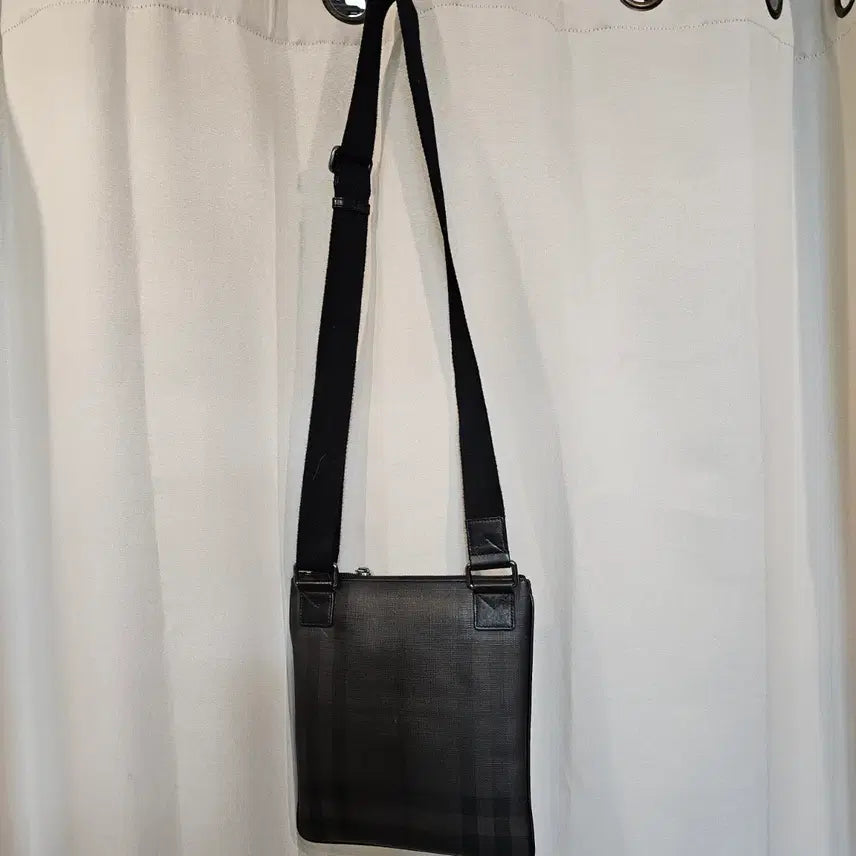 [BUNJANG] Burberry London Check Messenger Bag / 버버리 런던 체크 메신저백(정품)