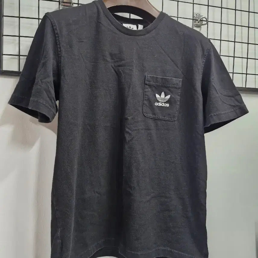 [BUNJANG] Adidas Pocket Short Sleeve T-Shirt Black / 95M 아디다스 포켓 반팔 티셔츠 블랙
