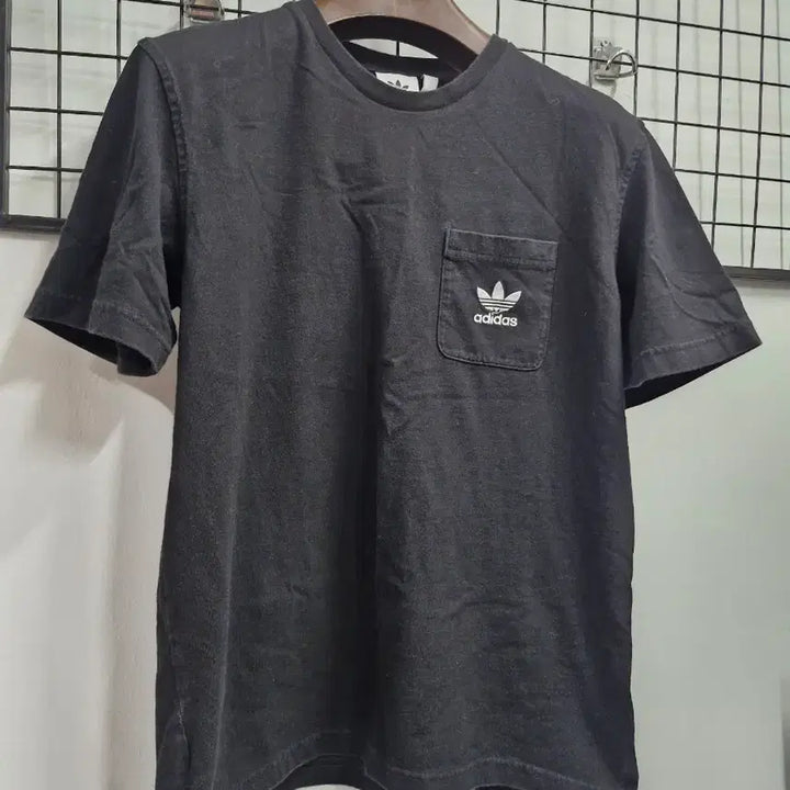 [BUNJANG] Adidas Pocket Short Sleeve T-Shirt Black / 95M 아디다스 포켓 반팔 티셔츠 블랙