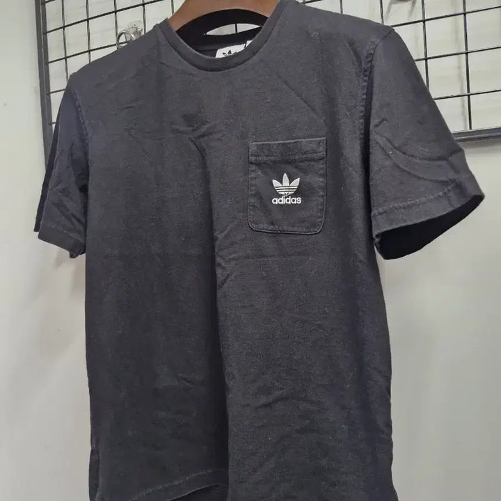 [BUNJANG] Adidas Pocket Short Sleeve T-Shirt Black / 95M 아디다스 포켓 반팔 티셔츠 블랙
