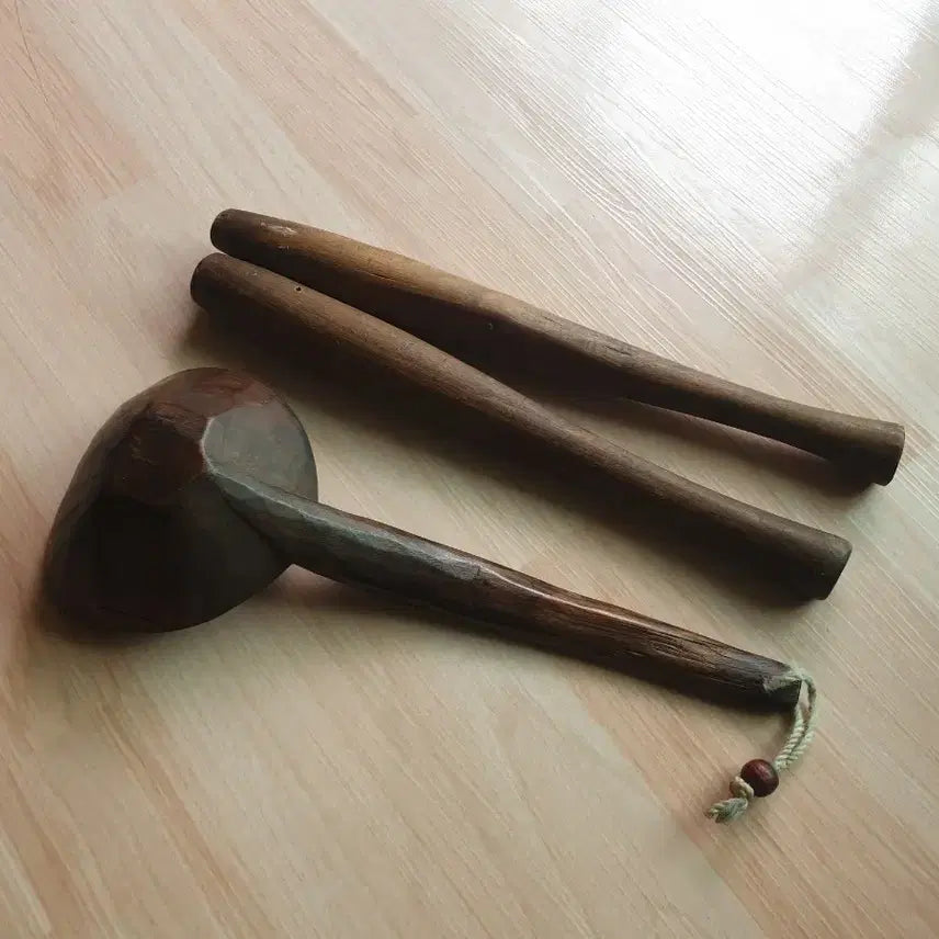 [BUNJANG] Vintage Wooden Ladle and Laundry Mallet Set / 옛날 바가지와 다듬이 방망이